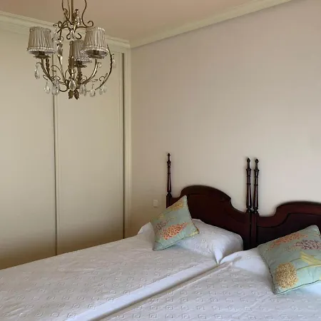 Piso Centrico A 400M Playa Con 2 Hab Y Garaje Apartmán *